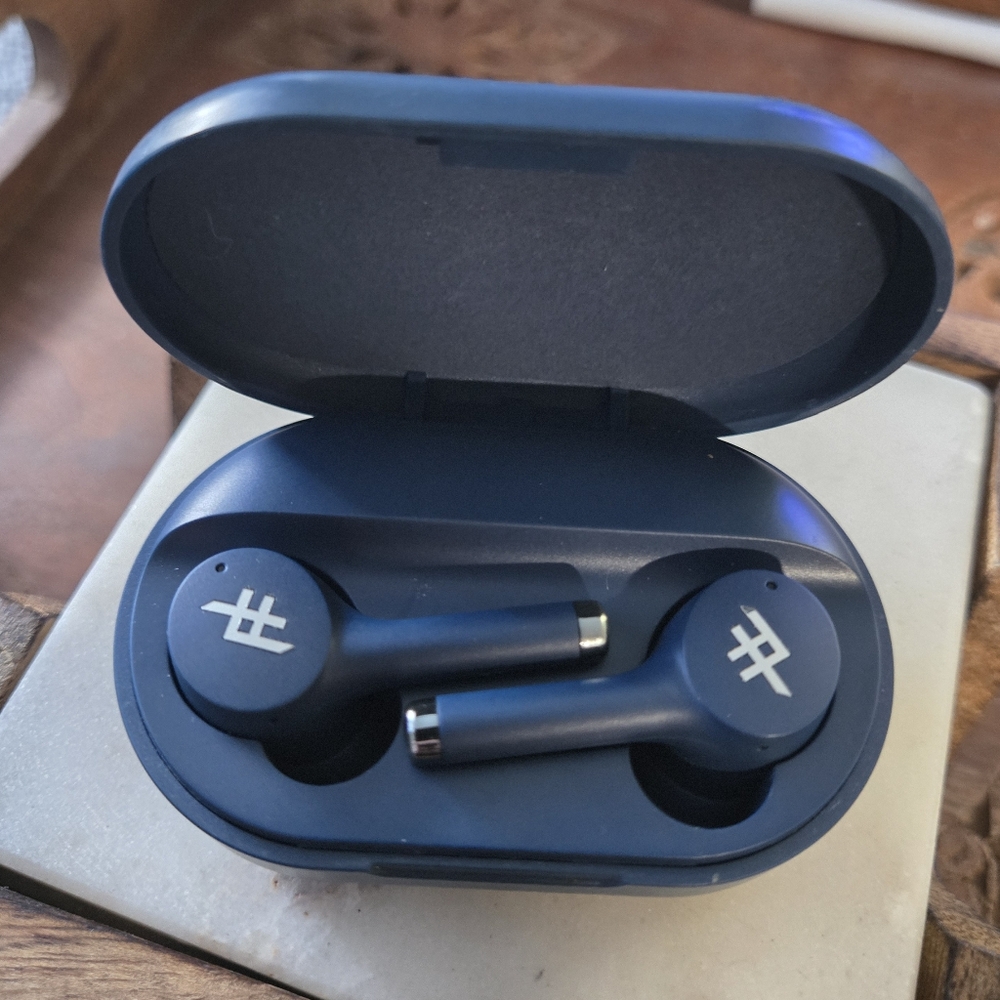 iFrogz Airtime Pro True Wireless Stem Earbuds, Model IFIERWS43, wi Charging Case